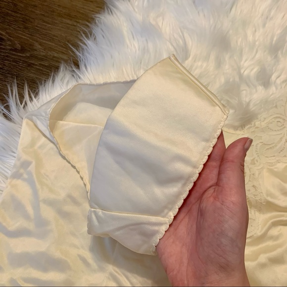 VTG Cottagecore Cream Detailed Lace Silk Top - Picture 8 of 14